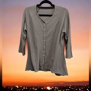 Cut Loose V-neck Button-Down Cotton
